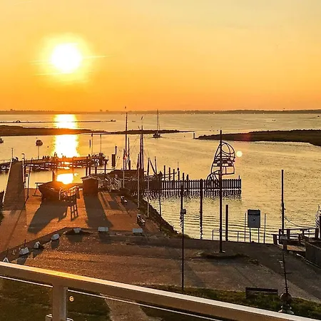 8 Person In Апартаменты *